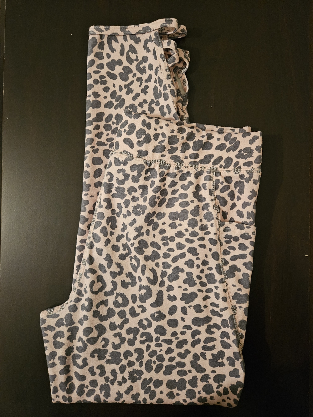 EUC Women's Athletic Works Leopard Print Cropped Leggings